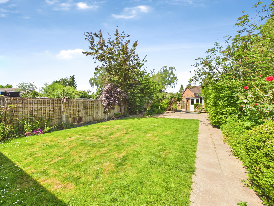 3 bed terraced house for sale in Sullington Mead, Broadbridge Heath  - Property Image 11