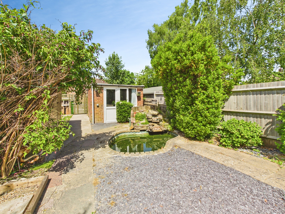 3 bed terraced house for sale in Sullington Mead, Broadbridge Heath  - Property Image 12