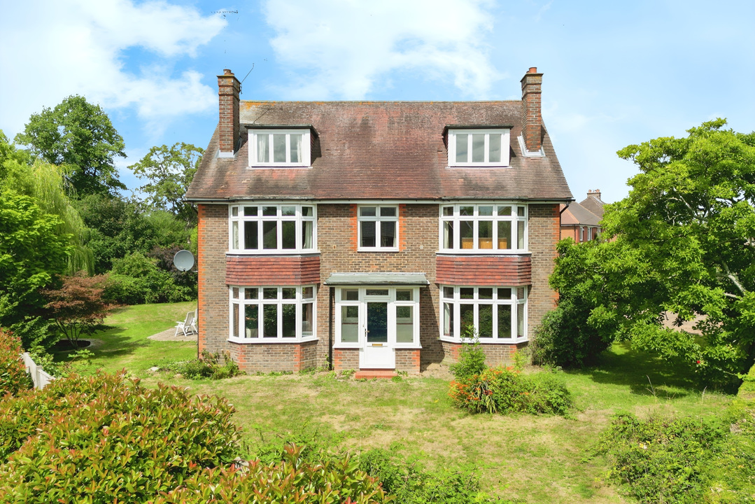 6 bed detached house for sale in Hillside, Horsham