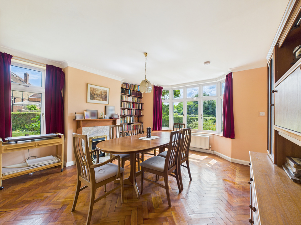 6 bed detached house for sale in Hillside, Horsham  - Property Image 3