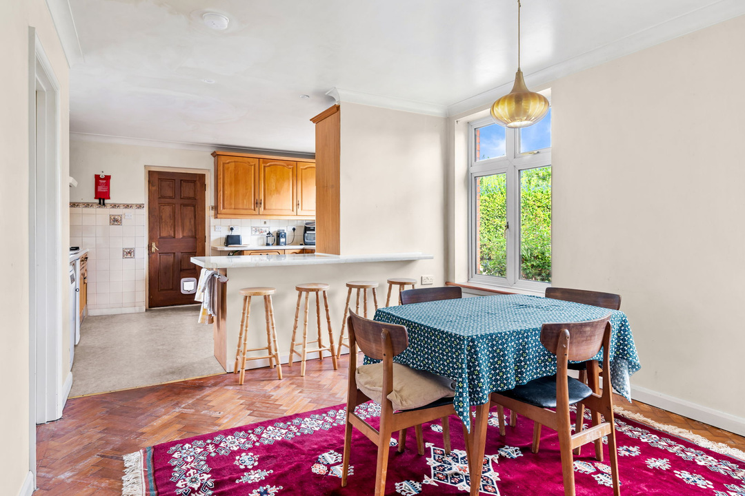 6 bed detached house for sale in Hillside, Horsham  - Property Image 5