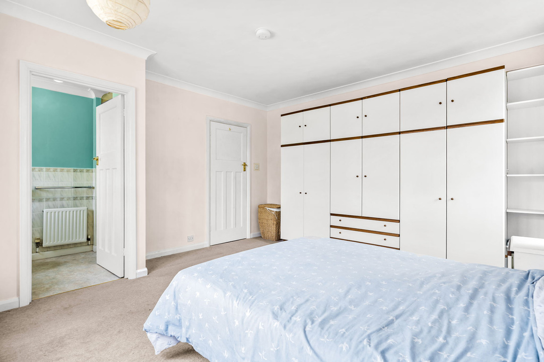 6 bed detached house for sale in Hillside, Horsham  - Property Image 8