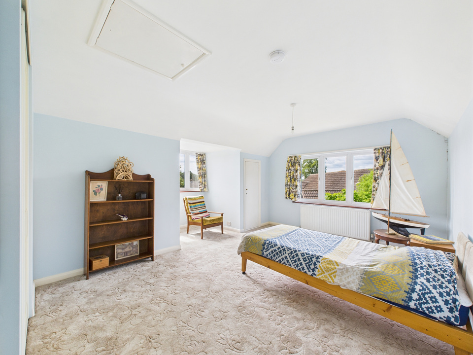 6 bed detached house for sale in Hillside, Horsham  - Property Image 10