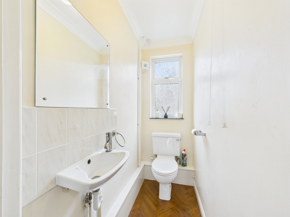 6 bed detached house for sale in Hillside, Horsham  - Property Image 17