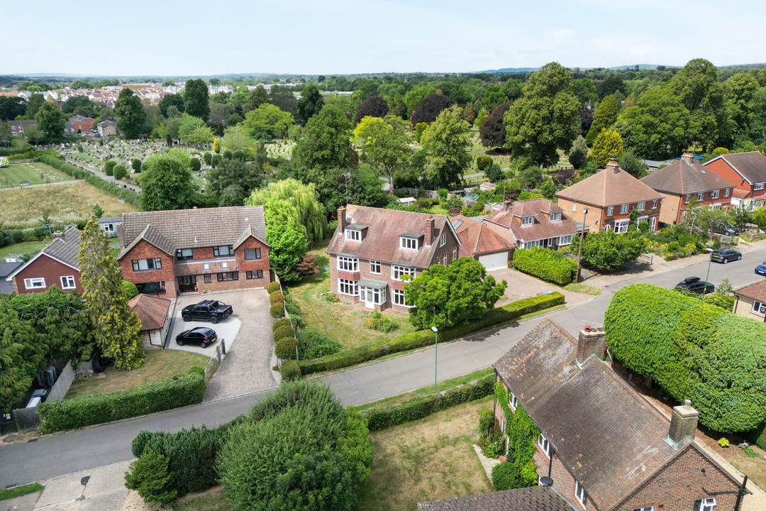6 bed detached house for sale in Hillside, Horsham  - Property Image 29