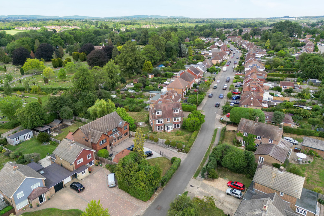 6 bed detached house for sale in Hillside, Horsham  - Property Image 30