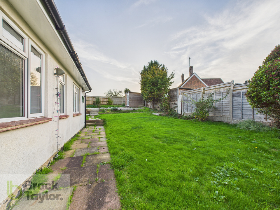 2 bed detached bungalow for sale in Turners Mill Close, Haywards Heath  - Property Image 7