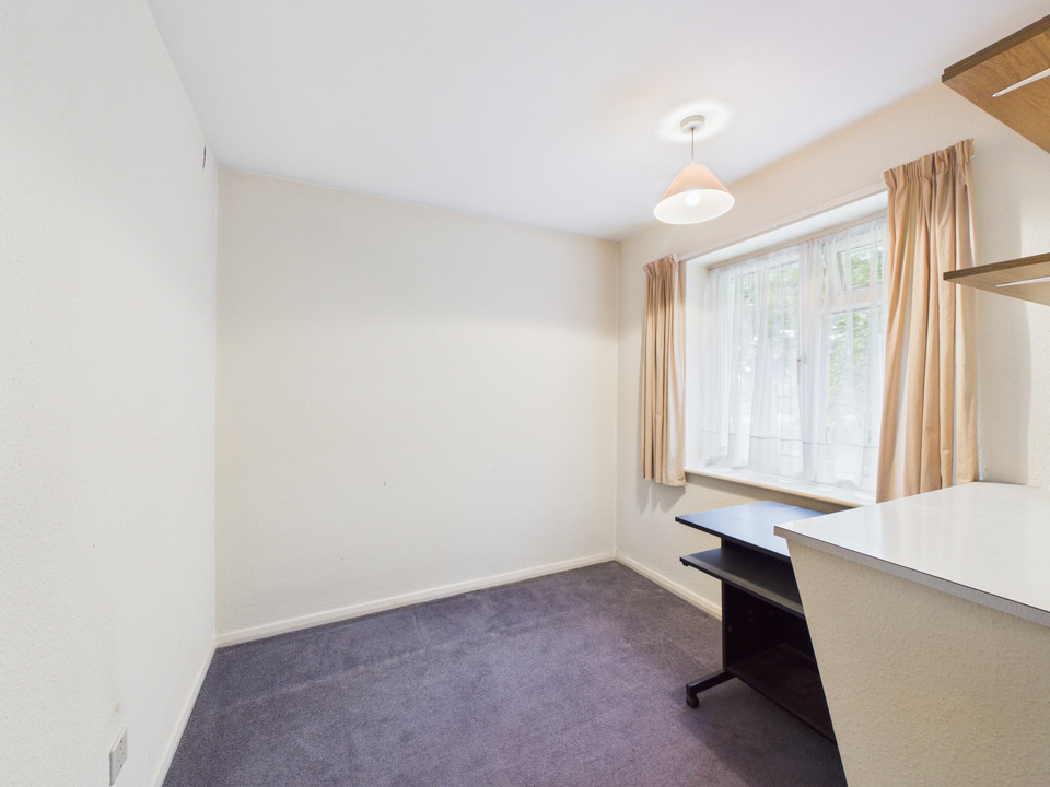4 bed detached house for sale in Caterways, Horsham, West Sussex - Property Image 11