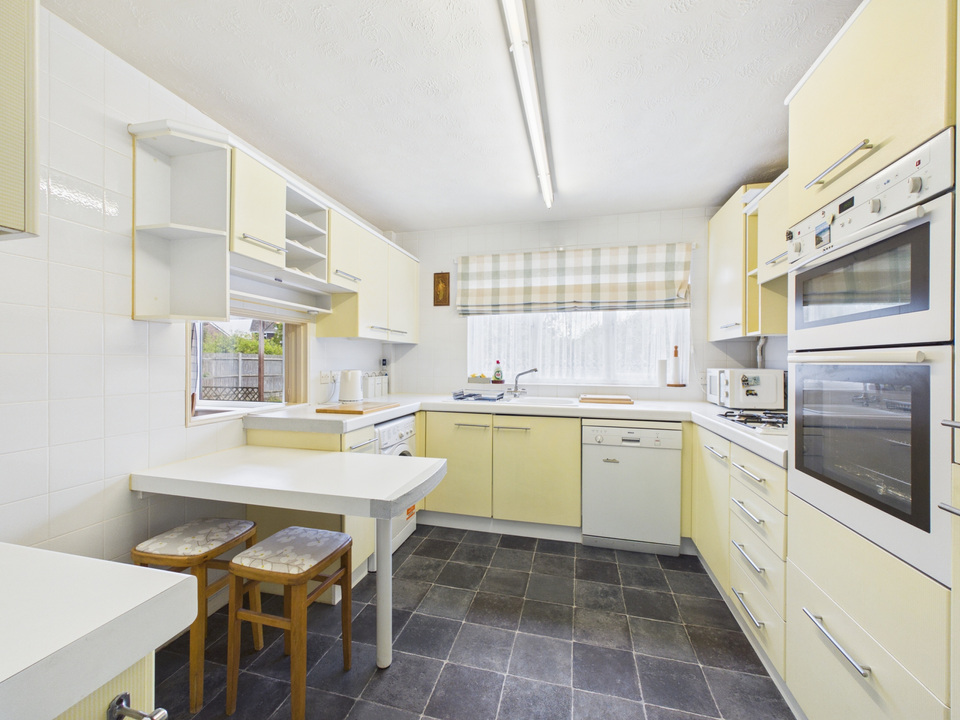 4 bed detached house for sale in Caterways, Horsham, West Sussex - Property Image 5
