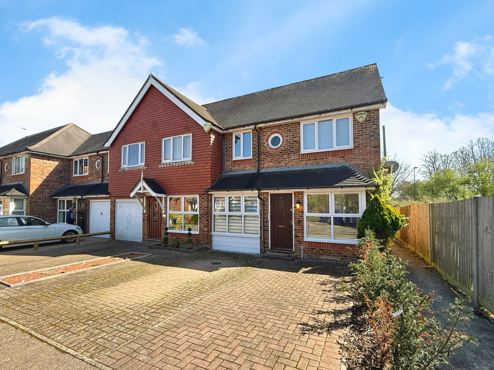 3 bed semi-detached house for sale in Bakers Close, Southwater