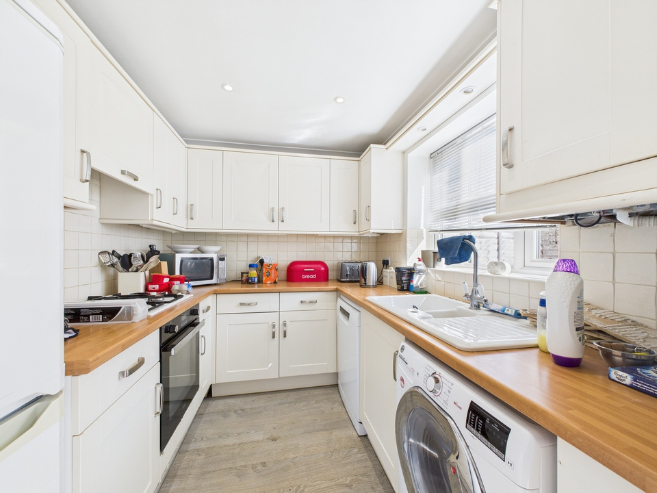 3 bed semi-detached house for sale in Bakers Close, Southwater  - Property Image 4