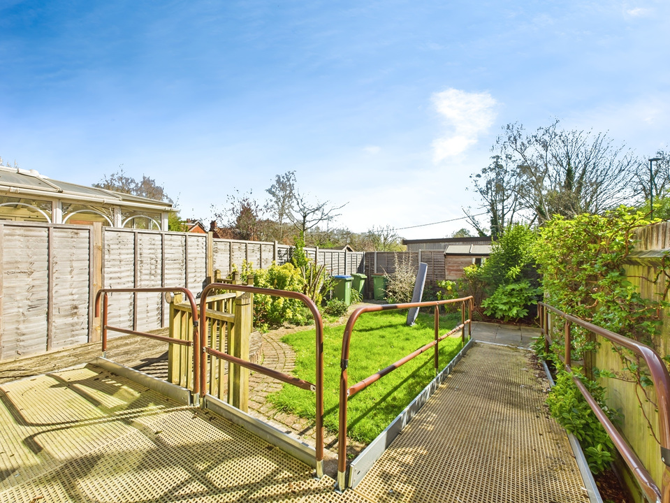 3 bed semi-detached house for sale in Bakers Close, Southwater  - Property Image 10