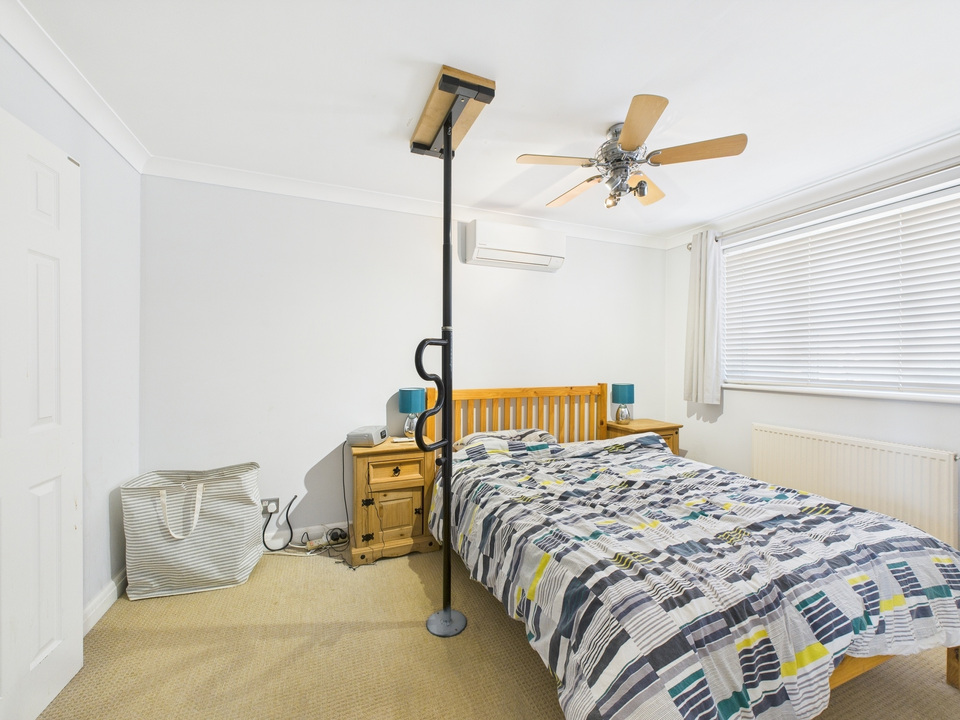 3 bed semi-detached house for sale in Bakers Close, Southwater  - Property Image 11