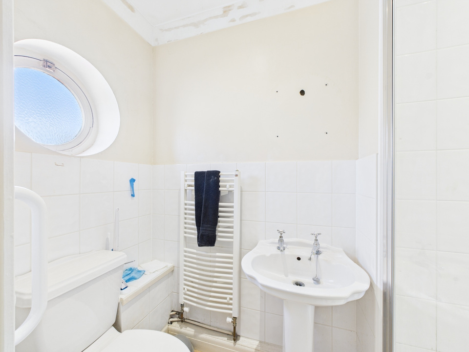 3 bed semi-detached house for sale in Bakers Close, Southwater  - Property Image 12