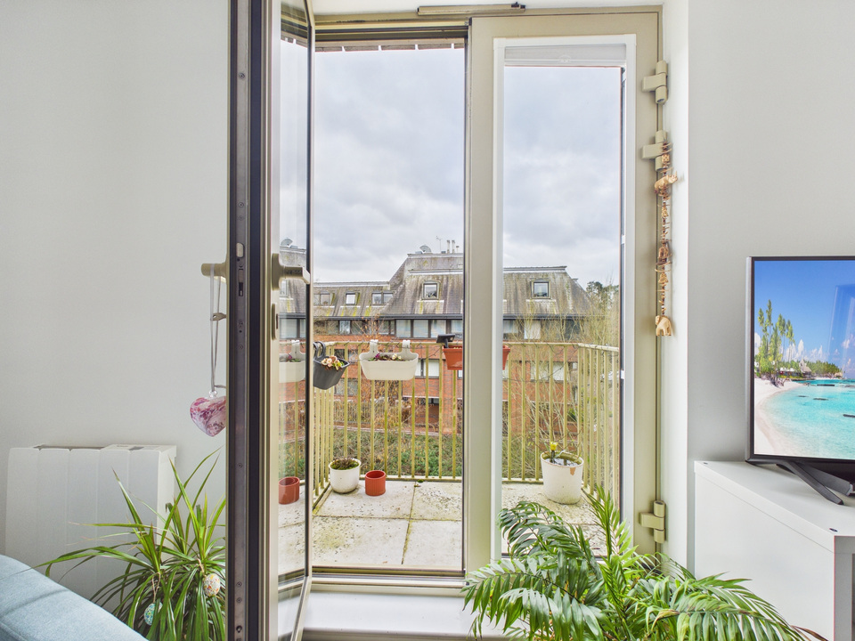 2 bed apartment for sale in Prewetts Mill Apartments, Mill Bay Lane, Horsham, West Sussex  - Property Image 8