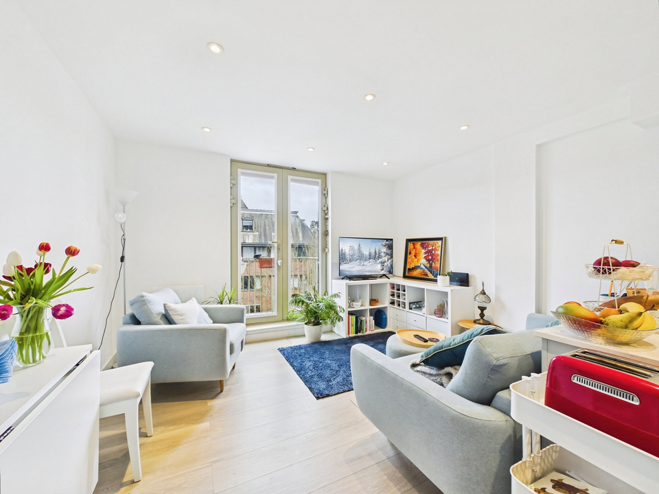 2 bed apartment for sale in Prewetts Mill Apartments, Mill Bay Lane, Horsham, West Sussex  - Property Image 4