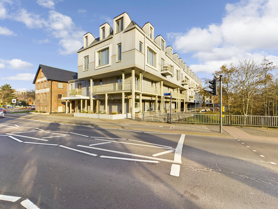 2 bed apartment for sale in Prewetts Mill Apartments, Mill Bay Lane, Horsham, West Sussex  - Property Image 14