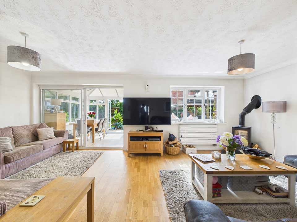 4 bed detached house for sale in Oaks Close, Horsham - Property Image 2