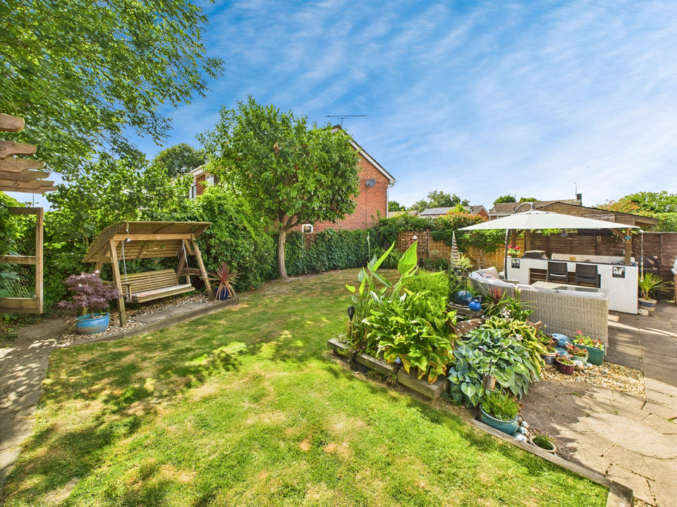 4 bed detached house for sale in Oaks Close, Horsham - Property Image 10