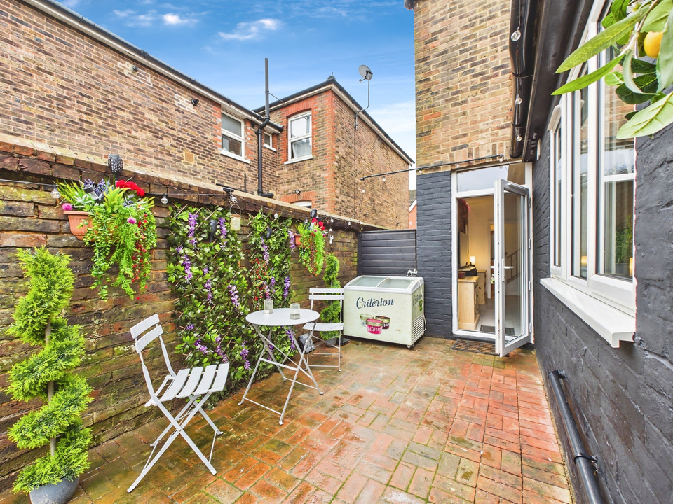 4 bed semi-detached house for sale in Wellington Road, Horsham  - Property Image 25