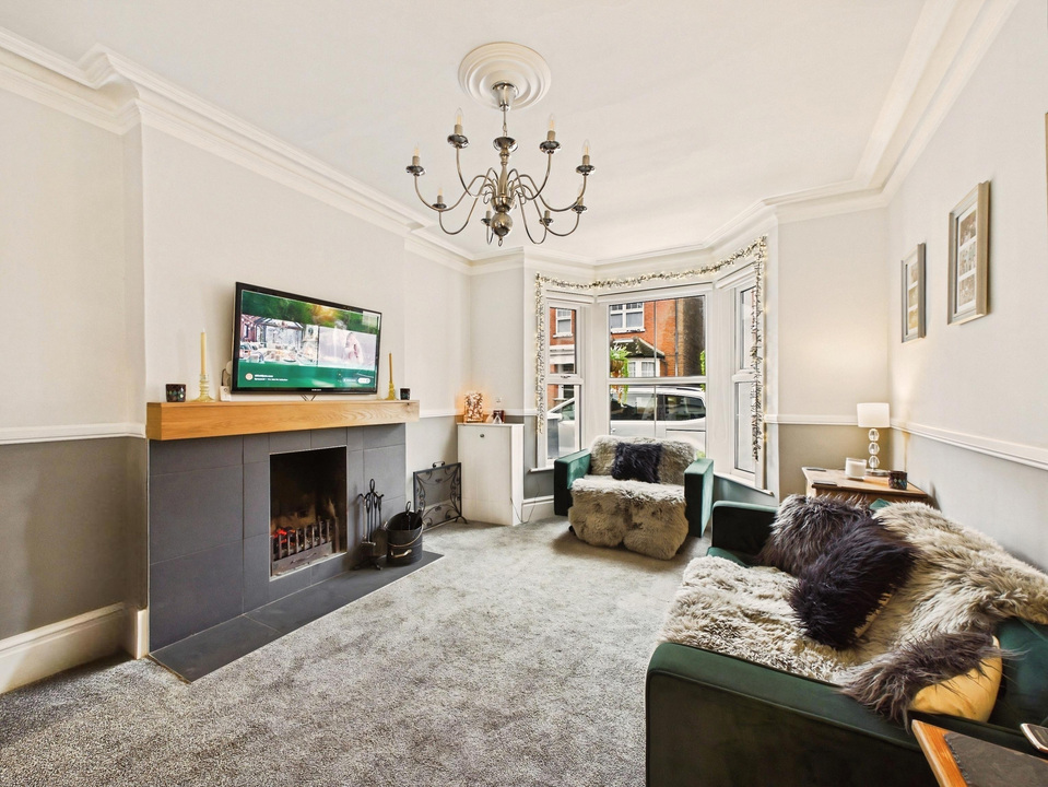 4 bed semi-detached house for sale in Wellington Road, Horsham  - Property Image 2