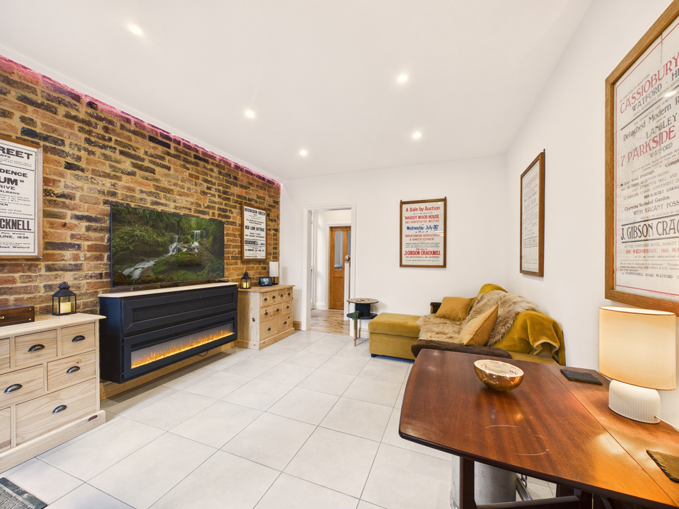 4 bed semi-detached house for sale in Wellington Road, Horsham  - Property Image 4