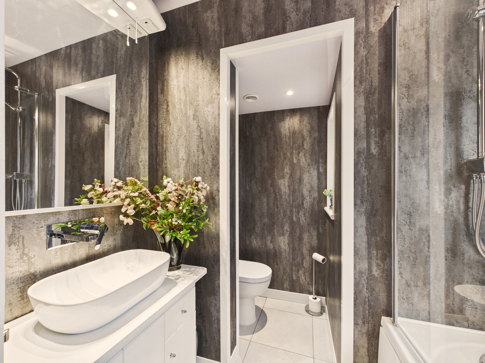 4 bed semi-detached house for sale in Wellington Road, Horsham  - Property Image 16