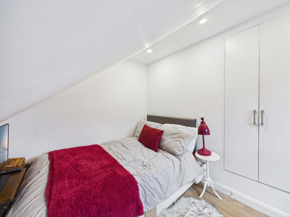 4 bed semi-detached house for sale in Wellington Road, Horsham  - Property Image 20