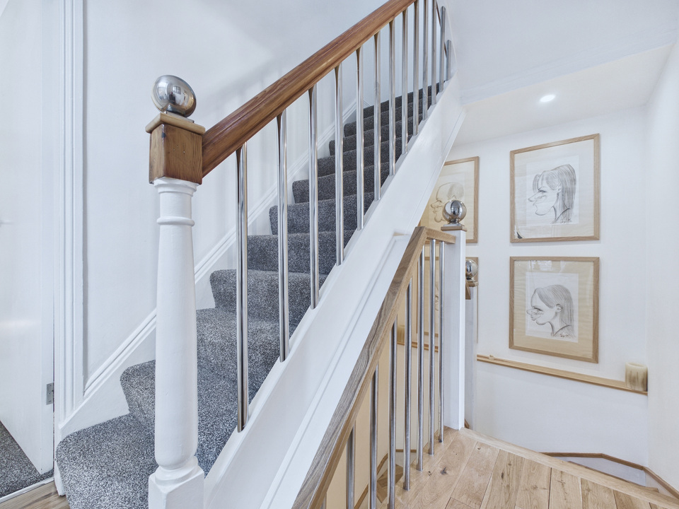 4 bed semi-detached house for sale in Wellington Road, Horsham  - Property Image 17