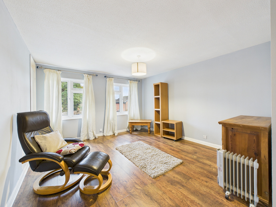 1 bed maisonette for sale in Singleton Road, Broadbridge Heath  - Property Image 2