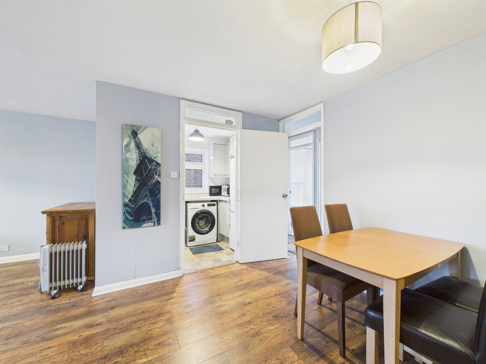 1 bed maisonette for sale in Singleton Road, Broadbridge Heath  - Property Image 3