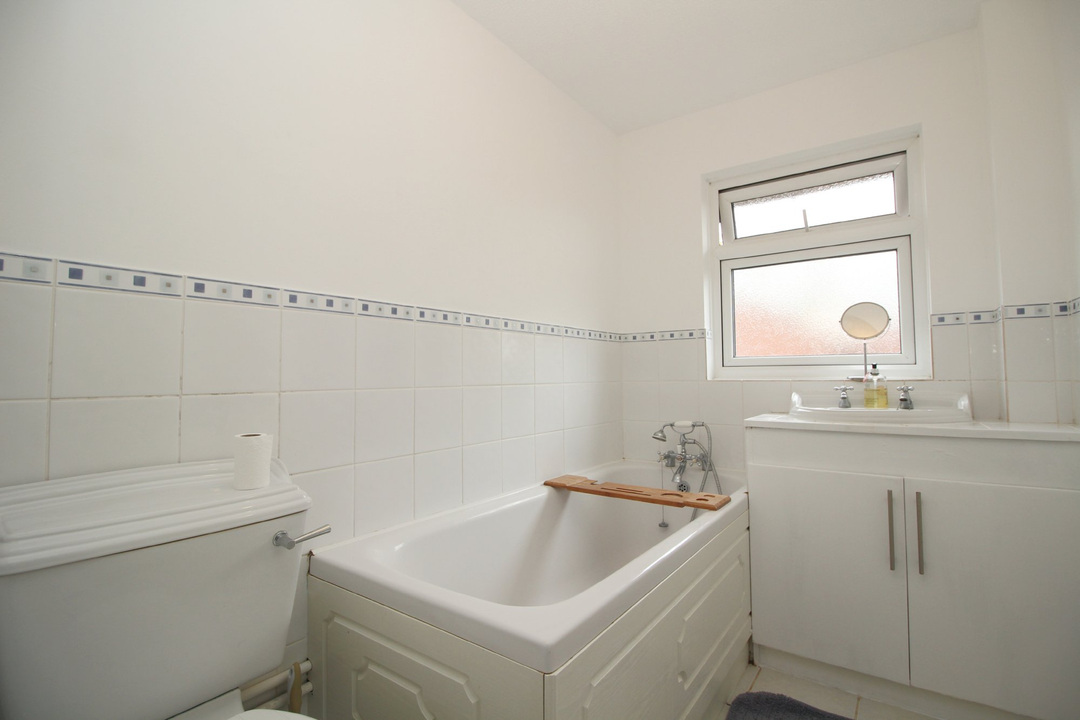 1 bed maisonette for sale in Singleton Road, Broadbridge Heath  - Property Image 6