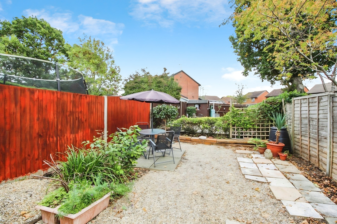 1 bed maisonette for sale in Singleton Road, Broadbridge Heath  - Property Image 7