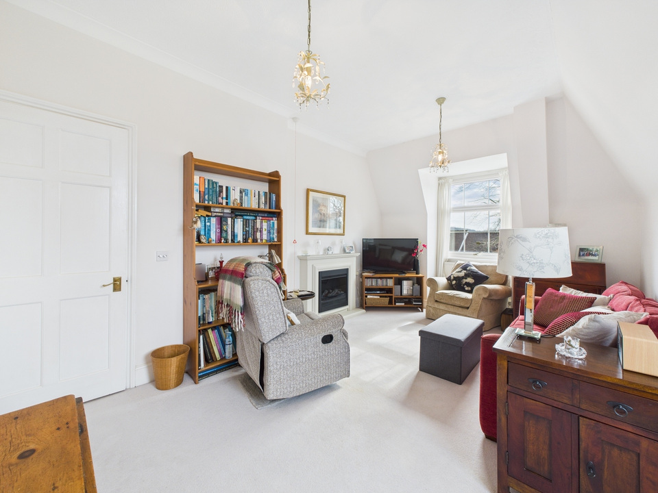 2 bed apartment for sale in Guildford Road, Horsham  - Property Image 3