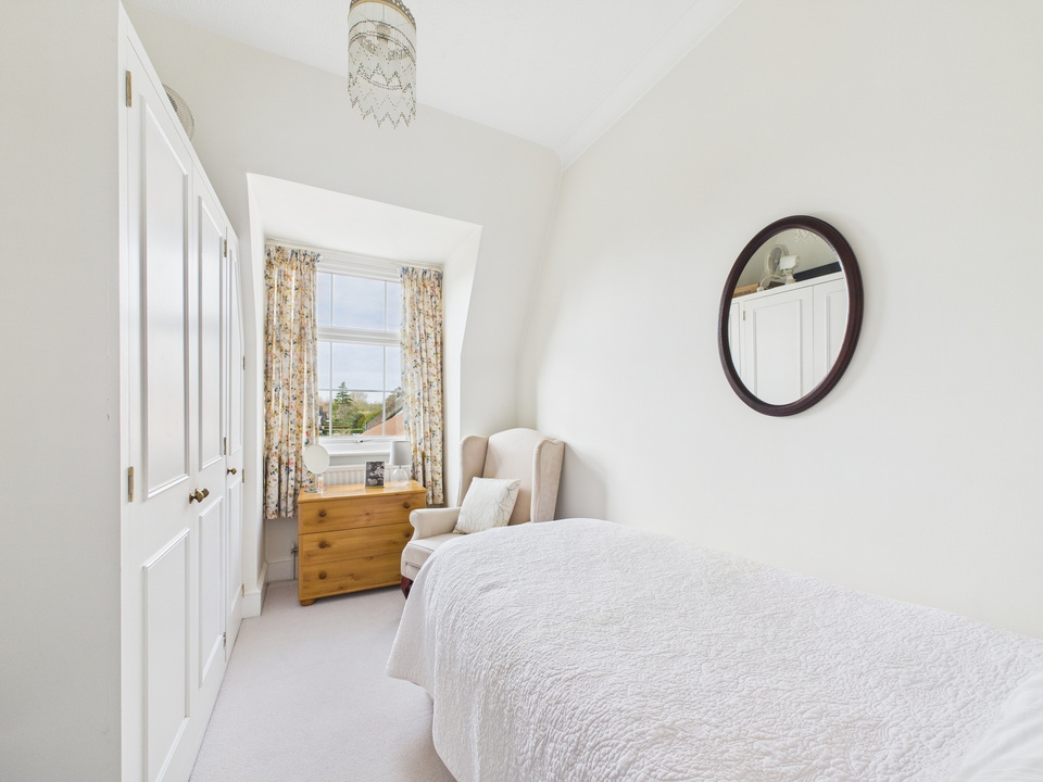 2 bed apartment for sale in Guildford Road, Horsham  - Property Image 6