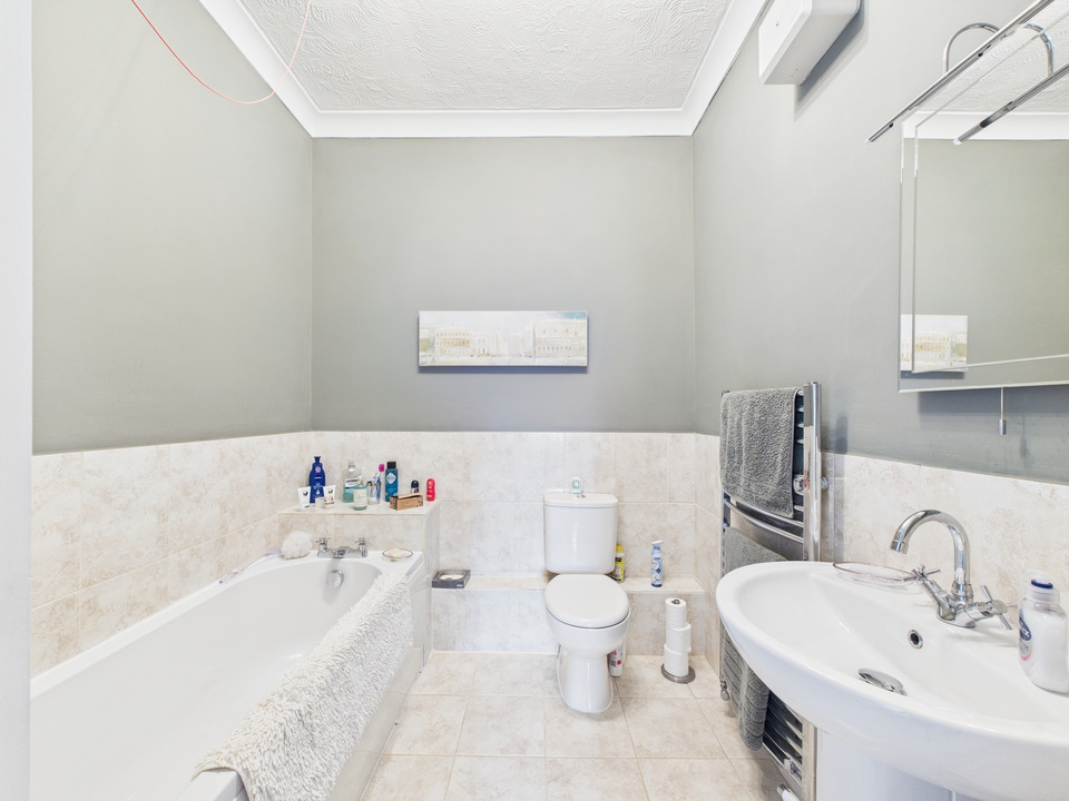 2 bed apartment for sale in Guildford Road, Horsham  - Property Image 7