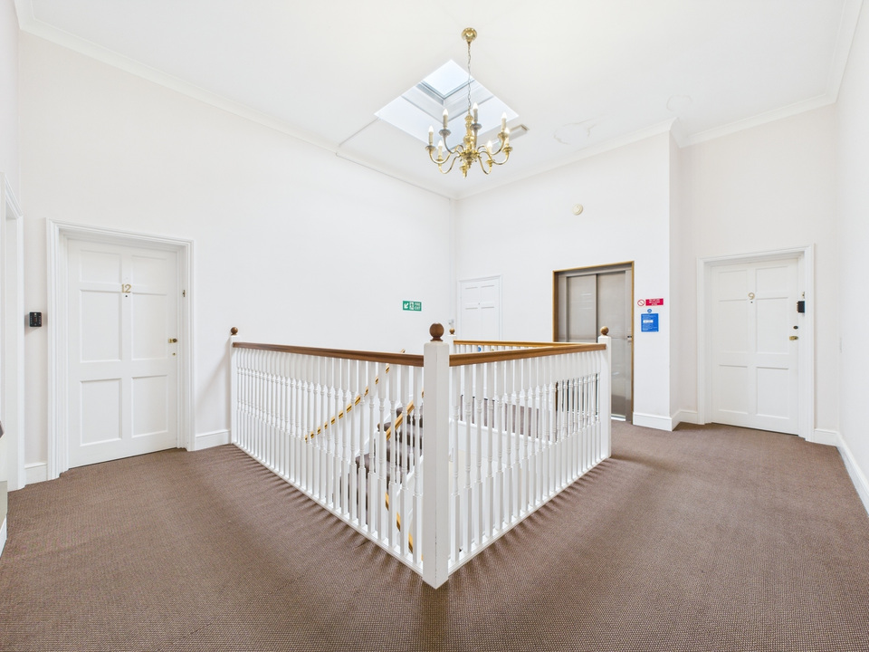 2 bed apartment for sale in Guildford Road, Horsham  - Property Image 9