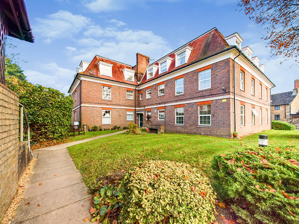 2 bed apartment for sale in Guildford Road, Horsham  - Property Image 10