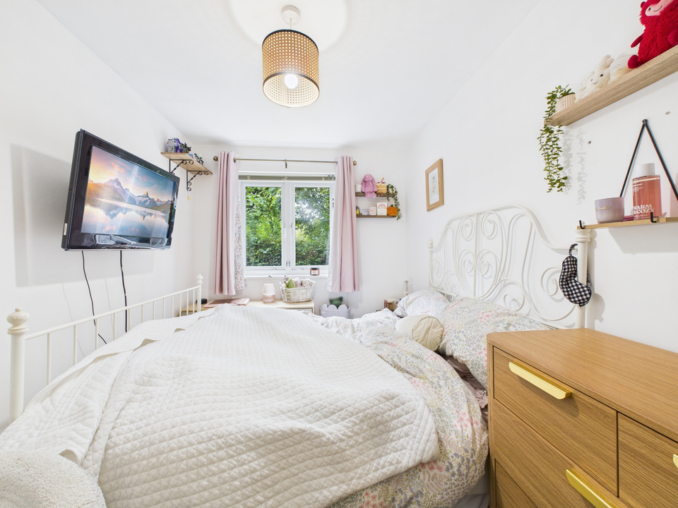 2 bed apartment for sale in Crawley Road, Horsham - Property Image 6