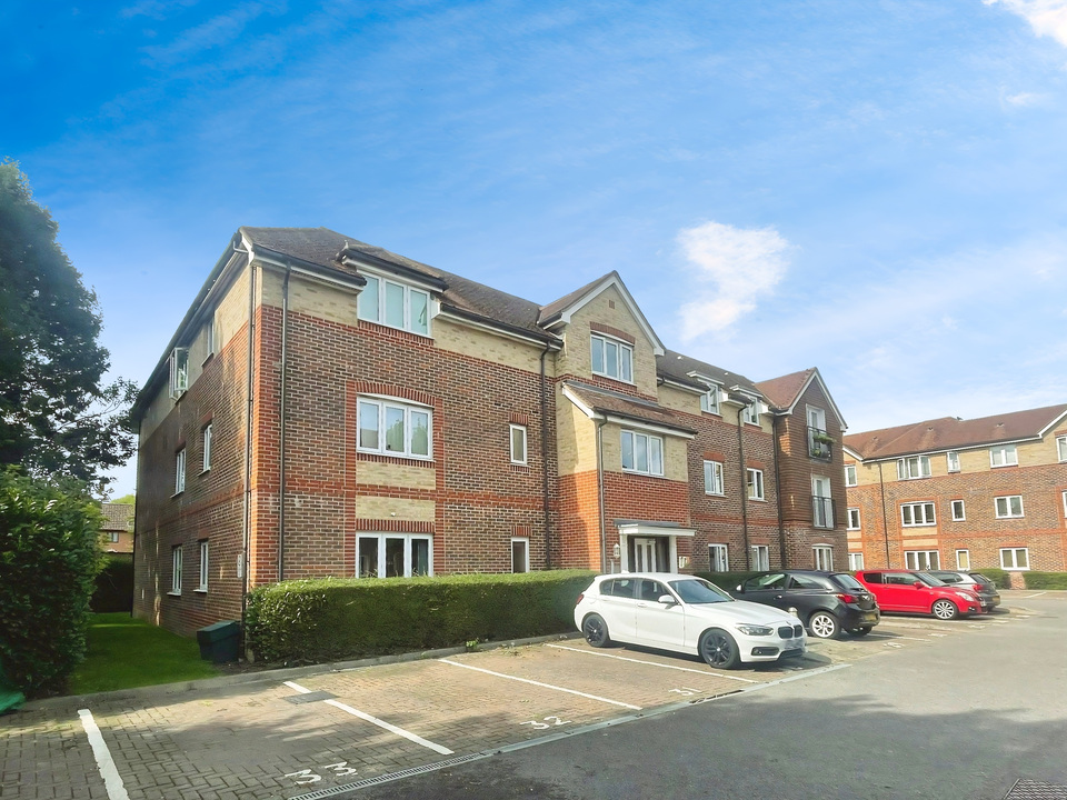2 bed apartment for sale in Crawley Road, Horsham - Property Image 8