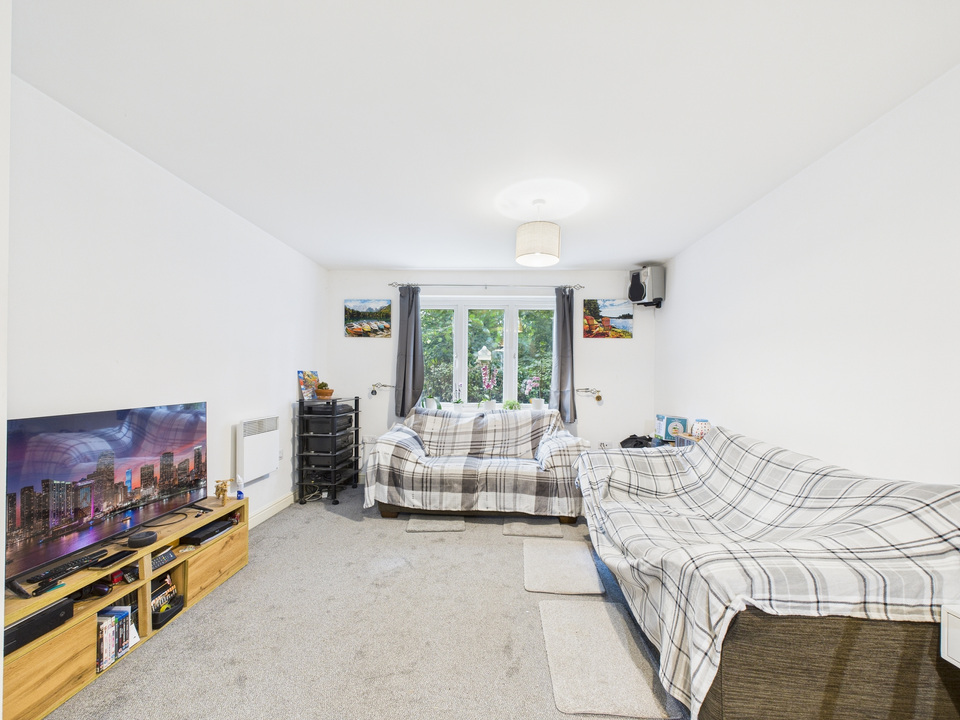 2 bed apartment for sale in Crawley Road, Horsham - Property Image 9