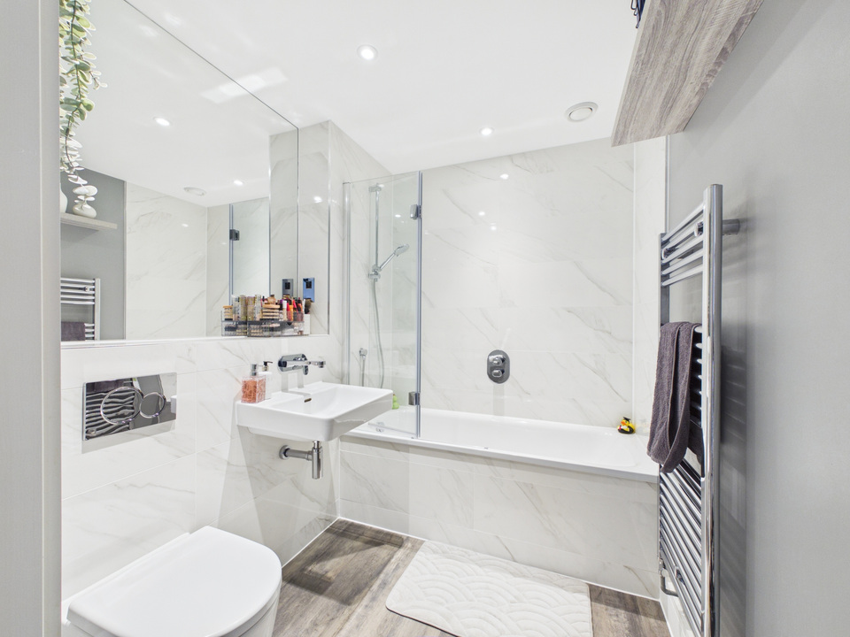 2 bed apartment for sale in The Mill, The Boulevard, Horsham  - Property Image 9