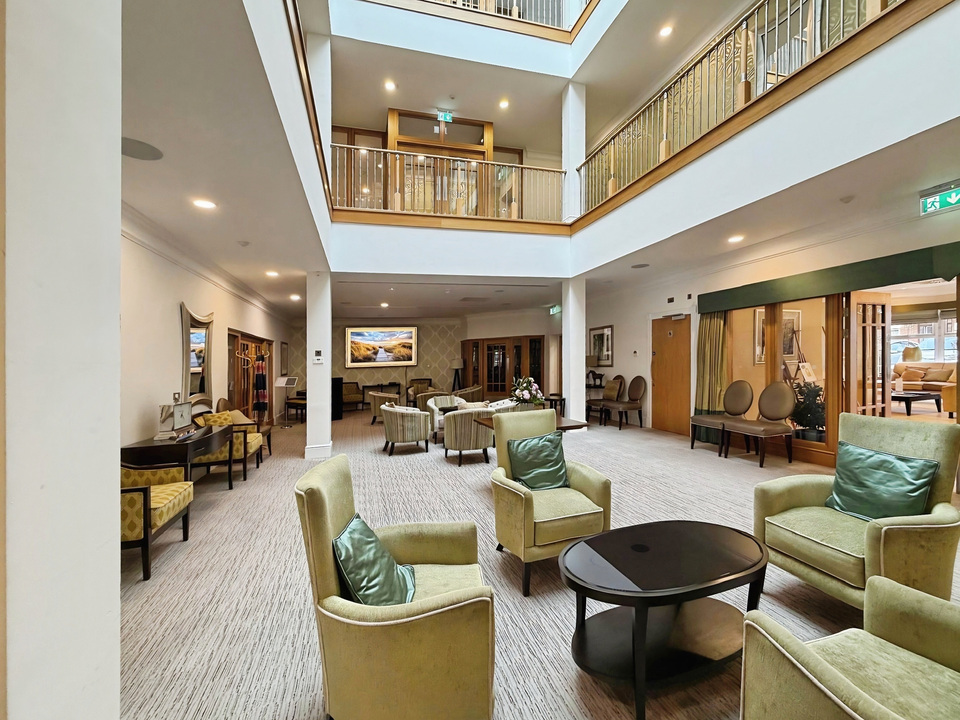 3 bed end of terrace house for sale in Durrants Drive, Faygate, Horsham, West Sussex - Property Image 9