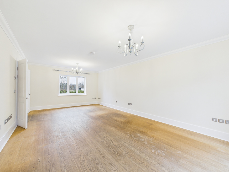 3 bed end of terrace house for sale in Durrants Drive, Faygate, Horsham, West Sussex - Property Image 2