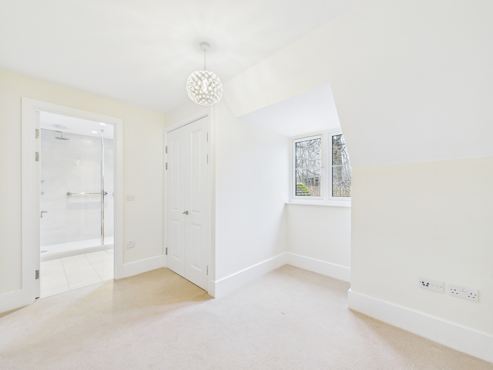 3 bed end of terrace house for sale in Durrants Drive, Faygate, Horsham, West Sussex - Property Image 14