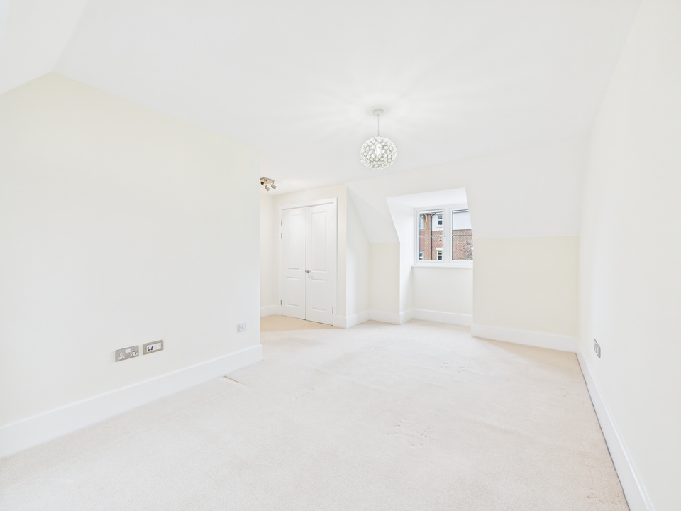 3 bed end of terrace house for sale in Durrants Drive, Faygate, Horsham, West Sussex - Property Image 7