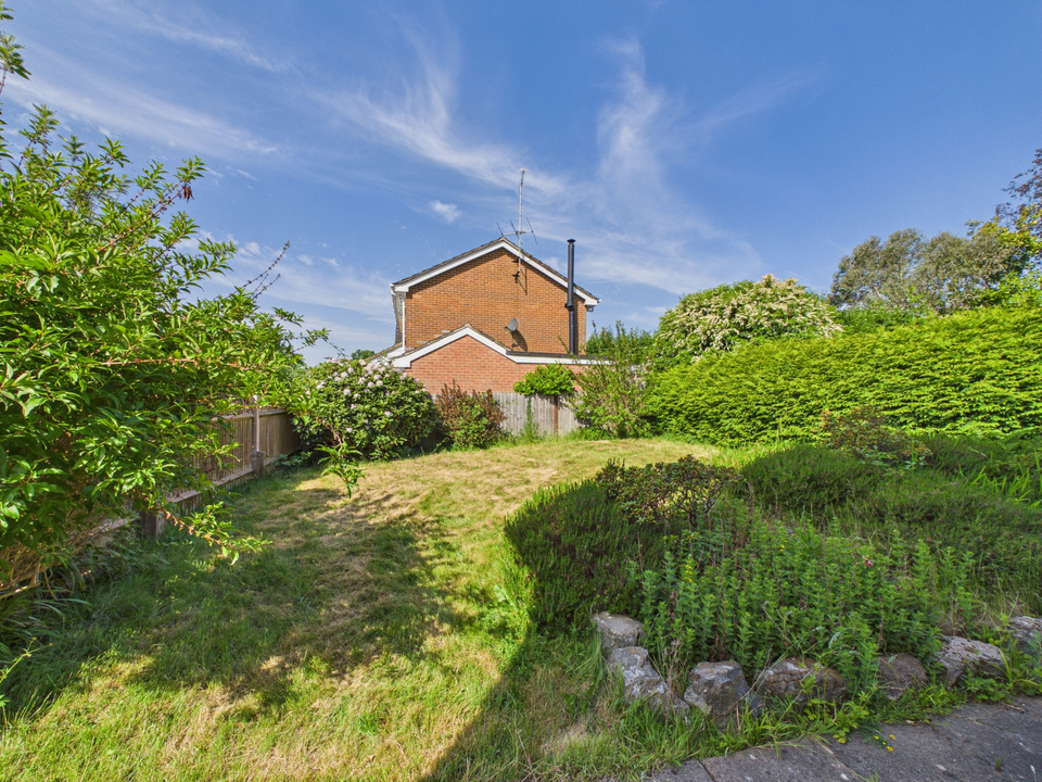 4 bed detached house for sale in Dickins Way, Horsham  - Property Image 6