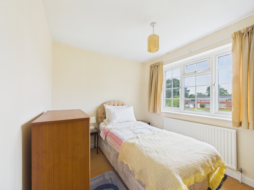 4 bed detached house for sale in Dickins Way, Horsham  - Property Image 9