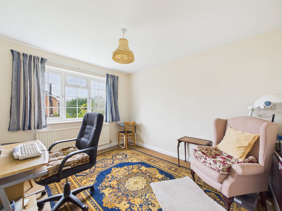 4 bed detached house for sale in Dickins Way, Horsham  - Property Image 8