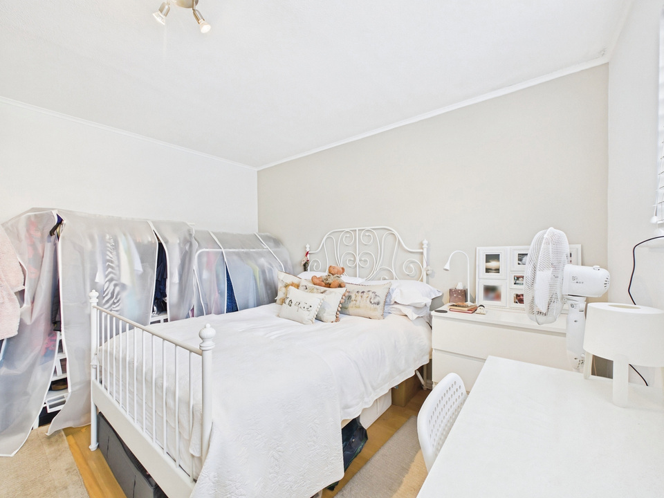 1 bed apartment for sale in Arrancourt, Gilligan Close, Horsham  - Property Image 7